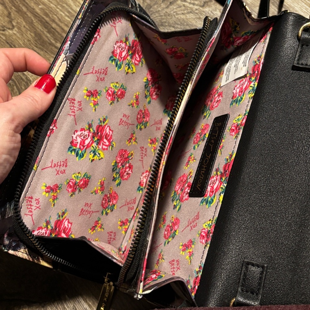 Betsey Johnson Floral Black Bow Women's Crossbody - Picture 8 of 11